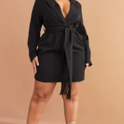 Plus Robe Portefeuille Noire à Ceinture Frangée