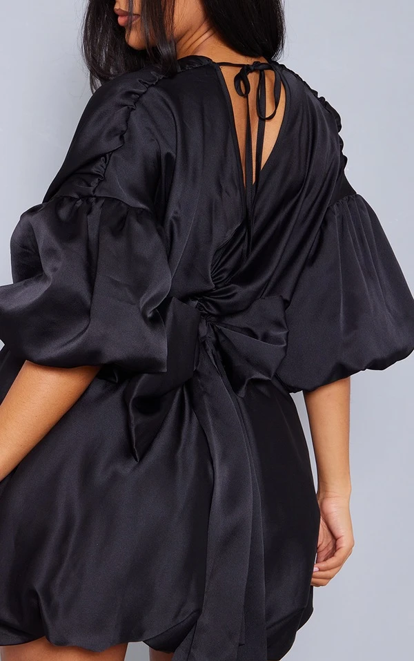 Robe Bouffante Satinée Noire à Noeud Dans Le Dos 6 Robe Bouffante Satinée Noire à Noeud Dans Le Dos – Image 4
