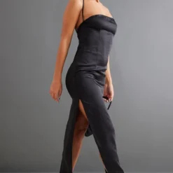 Robe Fendue Longue Satinée Noire à Dos Nu -Jolie Vêtue Soldes Magasin 03f7b18de3612f8e45e88f5a0247b2472a718f1a cnc8360 3