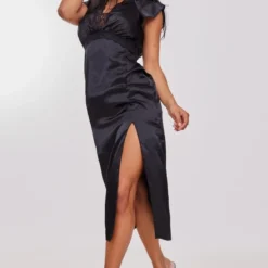 Robe Fendue Mi-longue Satinée Noire à Mancherons Et Bordures En Dentelle -Jolie Vêtue Soldes Magasin 0874c0295145d1d9e2b2f3cfb3846ea021ee509c cnb9601 3