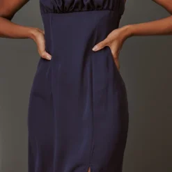 Robe à Fines Bretelles Satinée Bleu Marine Fendue Et Buste Froncé -Jolie Vêtue Soldes Magasin 0981f54979e48a3116a077a97df95cdb30cdf321 cnc7634 4