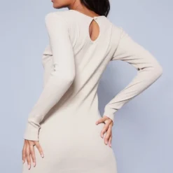 Robe Moulante Côtelée Sable à Découpe Goutte D'eau Au Dos Et Détail Pouces -Jolie Vêtue Soldes Magasin 0ad1ef1d46fda5b5bceadbd6b5934028b4744cd7 cnb3534 2