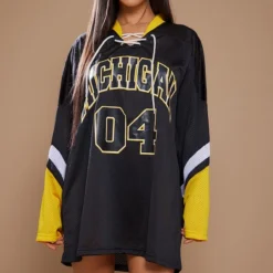 Petite Robe T-shirt Basketball Noire à Manches Longues -Jolie Vêtue Soldes Magasin 0ad78d3fce79e03248baeec6b8f4b194f2865b65 cnd0222 3