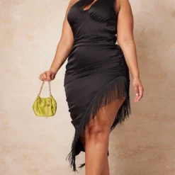 Plus Robe Mi-longue Satinée Noire à épaule Unique Et Côtés Froncés -Jolie Vêtue Soldes Magasin 0b4780bcc678f2a28d553a36fbf7f35e7ffb64d2 cmw3997 4