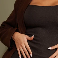 Shape Robe Moulante Texturée Chocolat à Col Carré Et Manches Longues -Jolie Vêtue Soldes Magasin 0c8f3d14e165c50f7fe1f0052d0c270e6ffc3434 cnc1731 4