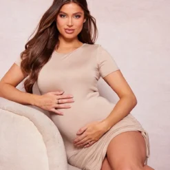 Logic Maternité Robe T-shirt De Grossesse Gris Pierre à Côtés Froncés -Jolie Vêtue Soldes Magasin 0ddb3eacaa027efc96fcdafb166541899e3f93aa cne8211 1