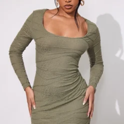 Petite Robe Moulante Texturée Kaki à Manches Longues Et Col Rond -Jolie Vêtue Soldes Magasin 100f8565b6adde999cf4fef6d7ae942b334d1d8f cnd4345 3