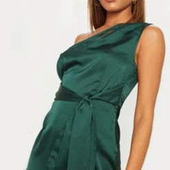 Robe Mi-longue Vert émeraude Satinée Manche Unique Et Ourlet Asymétrique -Jolie Vêtue Soldes Magasin 10539c1a335b8f85883b87bd97845bfaa782af69 clz4696 5