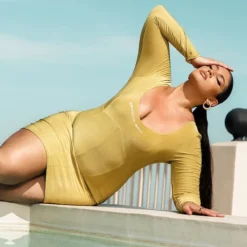 Plus Robe Très Moulante Vert Olive à Imprimé Et Détail Coutures