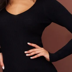 Robe Mi-longue En Maille Noir ébène à Col En V -Jolie Vêtue Soldes Magasin 19ea8e5352338b16928c295d1a3282ad25b00851 cmu0224 5