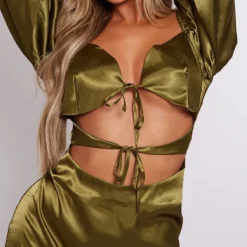 Robe Droite Satinée Verte Olive Découpée à Nouer -Jolie Vêtue Soldes Magasin 1b21a1b6550d25bedc58d2ea1450a7571db334c6 cnd1227 4