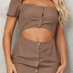 Robe Moulante Découpée Effet Lin Taupe à Boutons -Jolie Vêtue Soldes Magasin 1c08a0b7f72211be4922b4fec07cca2c30d2192f cnd1215 4