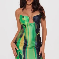 Robe Bustier Moulante Verte Satinée Imprimé Fumée à Barre En V