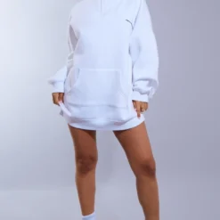 PRETTYLITTLETHING Petite Robe Pull Blanche à Zip Trois-quart