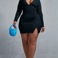 Plus Robe Droite Côtelée Noire à Détail Dentelle Et Ourlet Fendu