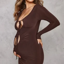 Maternité Mini Robe Moulante De Grossesse Découpée Chocolat