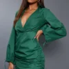 Robe Chemise Moulante Décolletée Vert Forêt Froncée à Manchettes Nouées -Jolie Vêtue Soldes Magasin 20b2edb54cfeedc4936a3ff5d6af50e699e4f651 cnb9162 1