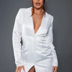 Robe Blazer Satinée Blanche à Dos Découpé Et Franges Strassées -Jolie Vêtue Soldes Magasin 236cae666eba76db5450e82ec172f947425ae376 cnb8052 3