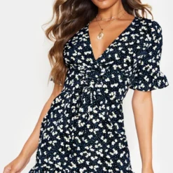 Robe Bleu Marine Imprimé Floral à Détail Corset