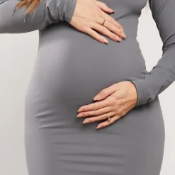 Maternité Robe De Grossesse Longue Gris Clair Sculpt Luxe à Manches Longues -Jolie Vêtue Soldes Magasin 25fd8c1ecf85a0d2f1a688fe9850d4adb2e6ceba cnd3250 4