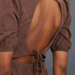 Robe Droite En Peau De Pêche Chocolat à Manches Bouffantes Nouée Derrière -Jolie Vêtue Soldes Magasin 28ce5fa293b1548532a785f88a729d549b7a4f08 cnb7291 4