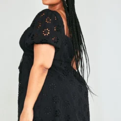 Plus Robe Droite Noire En Broderie Anglaise à Manches Bouffantes -Jolie Vêtue Soldes Magasin 29fbaa3be6ee9eb40c069a08b8b116f377531aee cnd4862 2