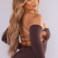 Shape Robe Moulante Marron Chocolat à Dos Lacé Et épaules Dénudées -Jolie Vêtue Soldes Magasin 2a6f25222d9f332904cbb1634891a17aac3e7652 cmy3389 5