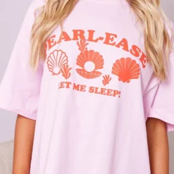 Robe De Chambre Style T-shirt Rose à Slogan "Pearl-ease Let Me Sleep" Imprimé -Jolie Vêtue Soldes Magasin 2c8a2a5cc95ebb36a20af148f2b369dbfa3018ca cne1891 4