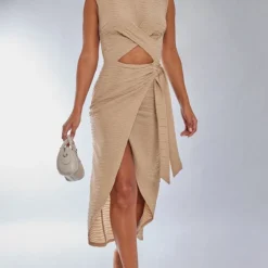 Robe Mi-longue Portefeuille Texturée Gris Pierre à Col Montant Et Taille Croisée -Jolie Vêtue Soldes Magasin 2d024e188033a440d155526a44ed272d2bc0f5be cnb7303 3