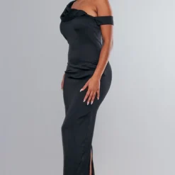 Robe Longue Asymétrique Satinée Noire à Col Bardot -Jolie Vêtue Soldes Magasin 2d959656c23d8180ef5d6ffda87a1b3e2ca133e0 cnc9989 3