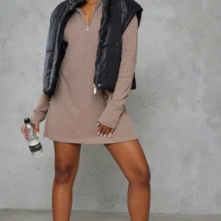 Robe Pull Oversize Côtelée Café Au Lait à Col Haut Et Demi-zip -Jolie Vêtue Soldes Magasin 2d98b6cd12f780ec91ca192f6601b8a8ab2ac6fc cna3032 3