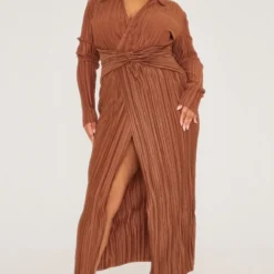 Plus Robe Longue Plissée Chocolat à Col Et Torsade -Jolie Vêtue Soldes Magasin 2ecabff37a56e4c234335914893becd8969e42b1 cne5083 3