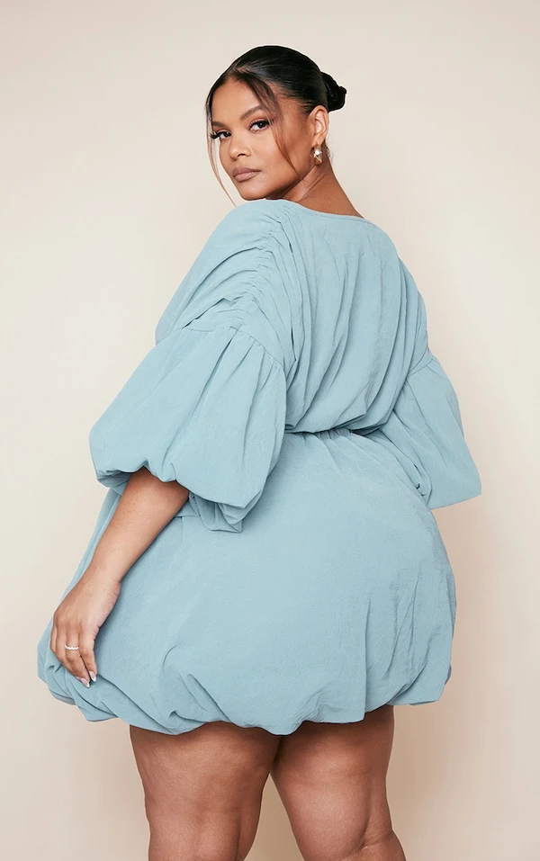 Plus Robe Droite Bleu Poudré Texturée Bouffante 4 Plus Robe Droite Bleu Poudré Texturée Bouffante – Image 2