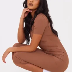 Tall Robe Mi-longue Côtelée Chocolat à Col Rond 10 Tall Robe Mi-longue Côtelée Chocolat à Col Rond -Jolie Vêtue Soldes Magasin 34f7052630f1db5382ffcc0ce5da56ee8864cae6 cnd4319 4