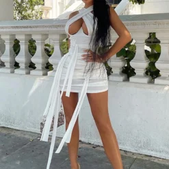 Shape Robe Moulante Blanche En Mesh à Liens Autour Du Cou