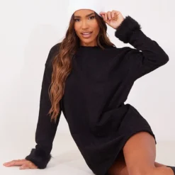 Robe Pull Oversize En Velours Côtelé Noir à Manchettes En Fausse Fourrure -Jolie Vêtue Soldes Magasin 366a5c4b29208cb69d6e3d48a00700ff87bd9825 cnb1547 1