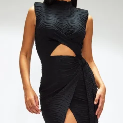 Robe Mi-longue Portefeuille Texturée Noire à Col Montant Et Taille Croisée 10 Robe Mi-longue Portefeuille Texturée Noire à Col Montant Et Taille Croisée -Jolie Vêtue Soldes Magasin 36fc3b496ca1d827cb77f24b830a53d6dda77d5b cnb7301 4