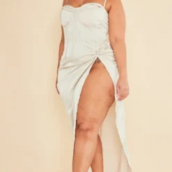 Plus Robe Mi-longue Satinée Champagne Drapée Sur Le Buste -Jolie Vêtue Soldes Magasin 371211191a01c56e5c42c8e28ee88e2b966aabf5 cnc9567 3