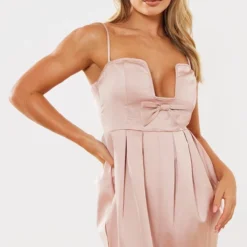 Robe Droite Rose Pâle à Bretelles Avec Armatures Et Détail Noeud 9 Robe Droite Rose Pâle à Bretelles Avec Armatures Et Détail Noeud -Jolie Vêtue Soldes Magasin 3b826630712ae6f116ac4900bcac1b67e6449f05 cna3511 3