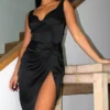 Petite Robe Mi-longue Satinée Noire à Détail Corset Et Fente Sur La Cuisse -Jolie Vêtue Soldes Magasin 3c2c4b536b1a1228d3724018c2d1577de4d019ce CMO4597 1
