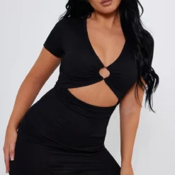 Robe Moulante Noire à Manches Courtes Et Buste élastique