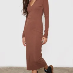 Tall Robe Mi-longue Style Polo Chocolat à Décolleté Plongeant -Jolie Vêtue Soldes Magasin 3c838be5a927c8606929d236b34cdbbd0f431485 cnb4387 3