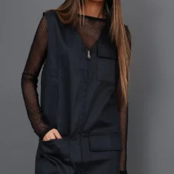 Robe Cargo Noire Sans Manches à Détail Poches