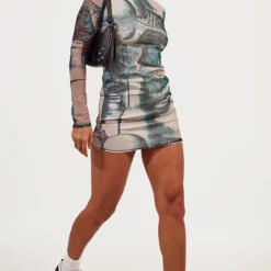 Robe Moulante En Mesh Froncé Vert Imprimé Abstrait à Manches Longues -Jolie Vêtue Soldes Magasin 414d26eceab4a4da34e6978f4a36ab4313181315 cnd1334 3