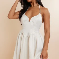 Robe Patineuse Satinée Décolletée Champagne à Dos Nu -Jolie Vêtue Soldes Magasin 42c516169b6822e358de4504870f8b7a94fc6287 cnd7590 1