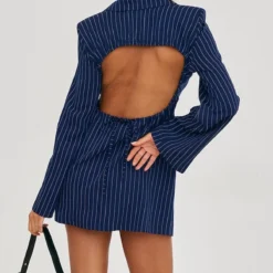 Robe Blazer Bleu Marine Froncée Et Découpée Dans Le Dos à Rayures Et Double Boutonnière -Jolie Vêtue Soldes Magasin 43ae2636d6d294408529d63daadb48827e07a7ed cnb7400 4