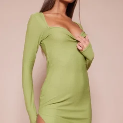 Robe Moulante Vert Olive à Col Carré Et Manches Longues
