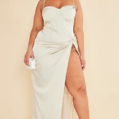 Plus Robe Mi-longue Satinée Champagne Drapée Sur Le Buste