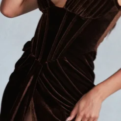 Robe Mi-longue Style Corset Drapée En Velours Chocolat à Buste Plissé -Jolie Vêtue Soldes Magasin 471d500f7288c5876a961f3748c885237346e007 cnb3734 4
