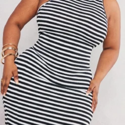 Plus Robe Mi-longue Texturée à Rayures Noires Et Blanches Et Dos Nageur -Jolie Vêtue Soldes Magasin 4732ca3c775fce98b6294cd5a3a3e29cdc9f21ec cnd4966 4